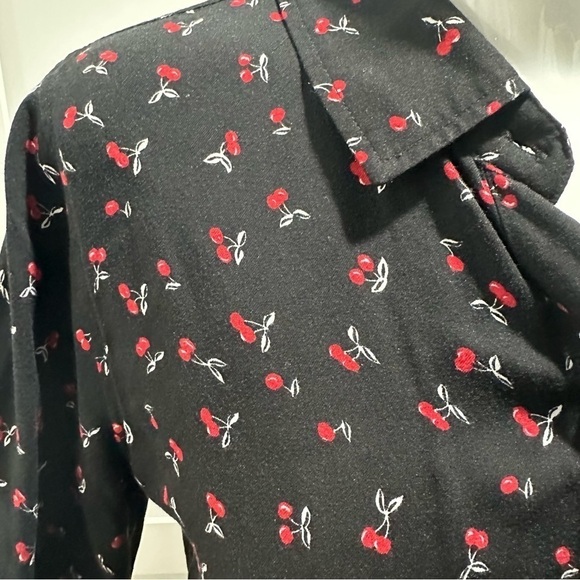 Rails Rocsi Cherry Print Button Down Shirt Size Small - Picture 6 of 6